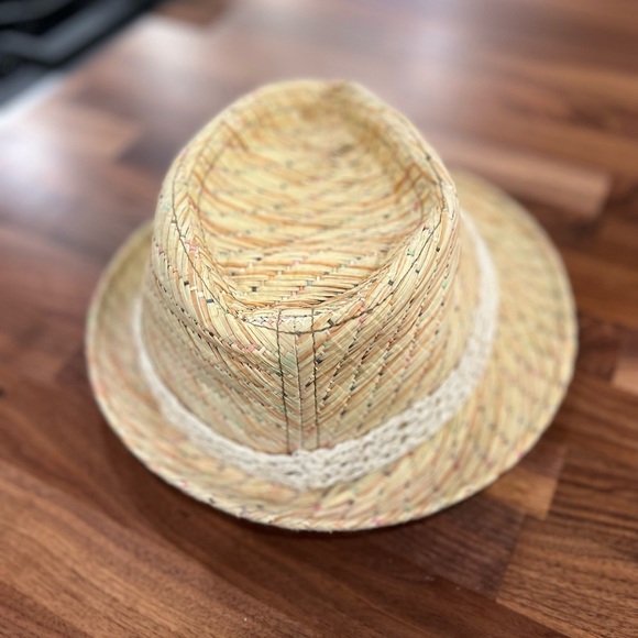 Pistil Fedora in GUC - Picture 3 of 7